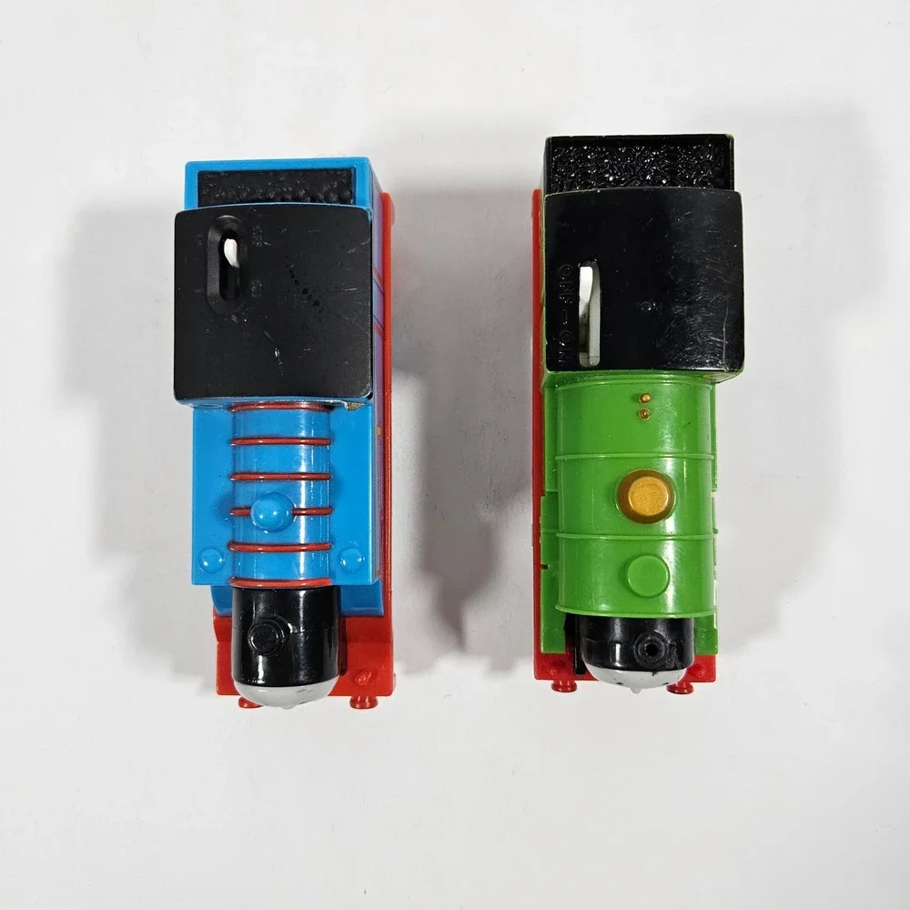 Thomas & Friends TrackMaster Thomas & Percy Motorized Train Engines 2009 Mattel